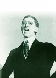 Eamon de Valera addressing a meeting in the course of his American tour, 1919–20. (BBC Hulton Picture Library)