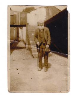 The author’s great-grandfather, Francis Melanaphy (c. 1923), at steps to the old granary/loft at the rear of Drumm’s, Ballyconnell, where parish arbitration courts were held. Plaintiffs were seen fist-fighting going in and shaking hands coming out.