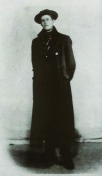 James Joyce, pictured here in Paris, December 1902—a sympathetic eyewitness to these events and a subscriber to Griffith’s The United Irishman. His three most politically aggressive stories—‘After the Race’, ‘Ivy Day in the Committee Room’ and ‘A Mother’—are arch responses to Griffith’s efforts protesting the car race and the king’s visit. (Beinecke Rare Book and Manuscript Library, Yale University)